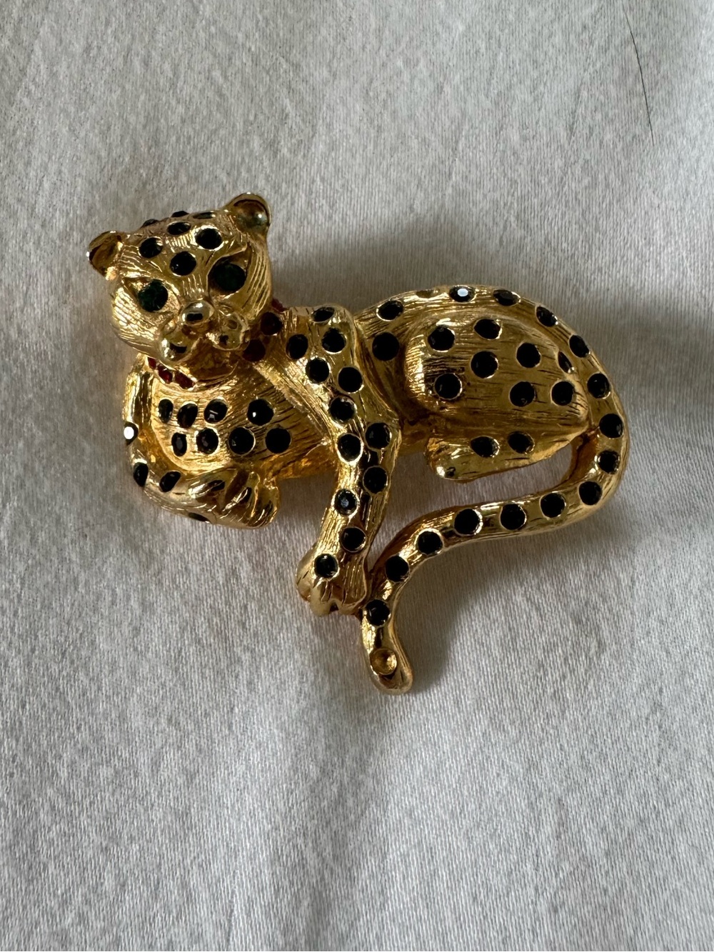 Vintage gold plated leopard brooch - Picture 2 of 4